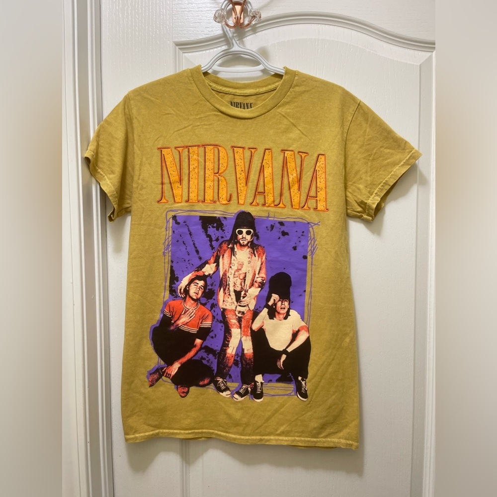 Nirvana T-shirt NWOT…size small